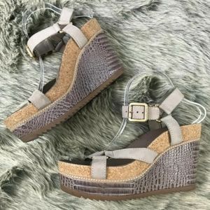 🥳Sale🥳 Tory Burch Wedge